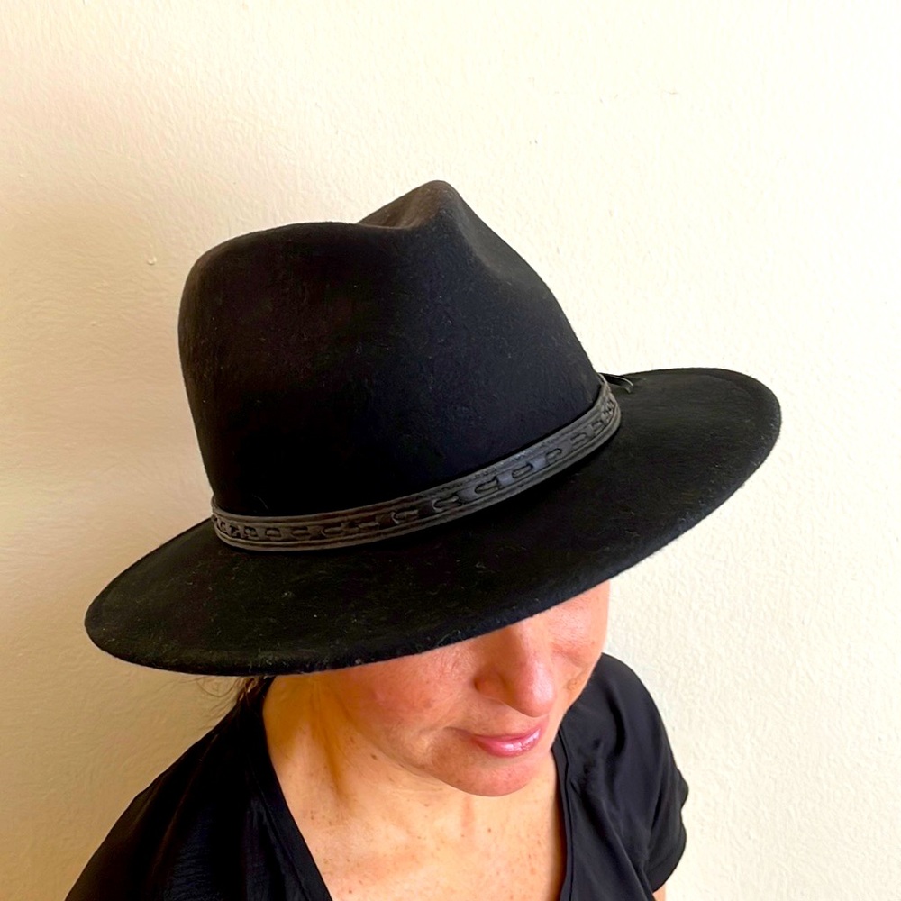 Beautiful black lined wool fedora type hat with detail